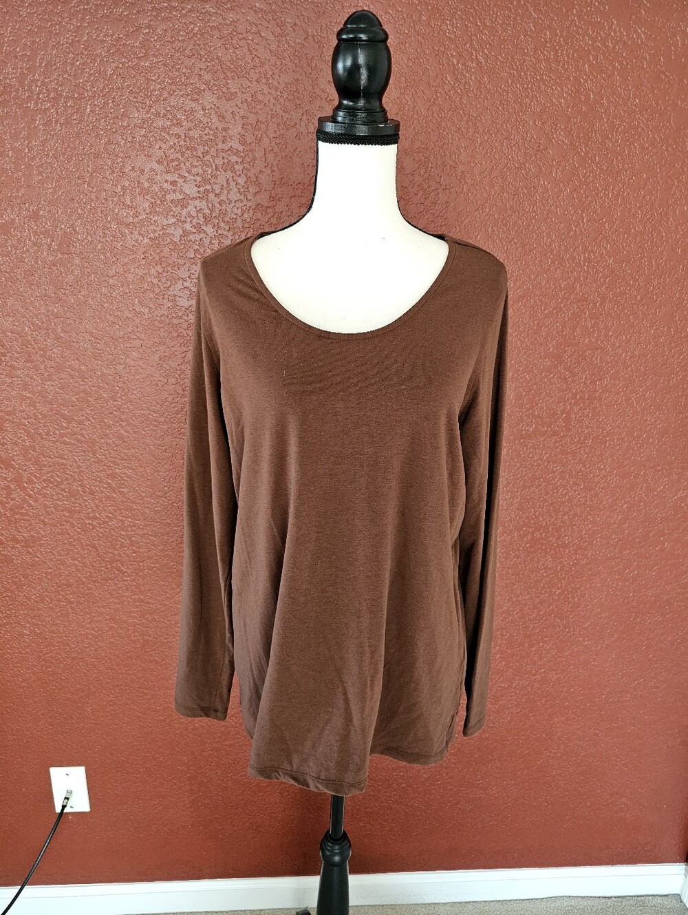 Belle by Kim Gravel Brown Scoop Neck Long-Sleeve Top